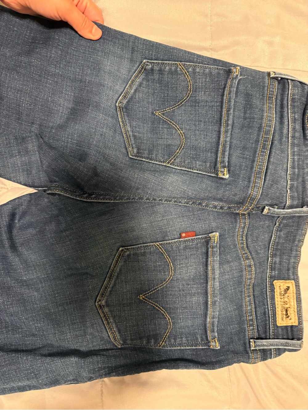 Women’s Levi’s Size 4
